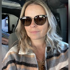 Meet your Posher, Joelle